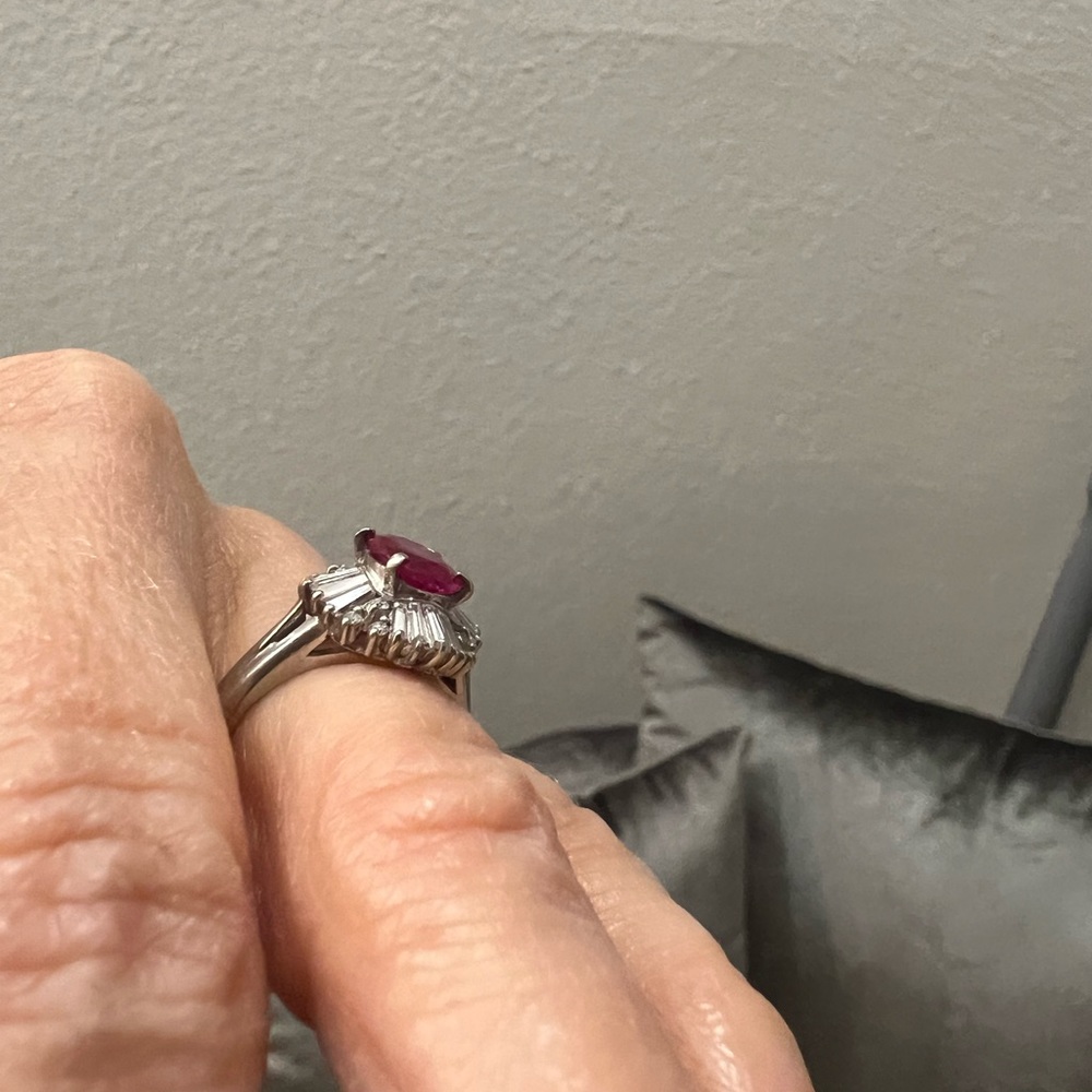 Ruby and diamond platinum ring - Picture 10 of 13
